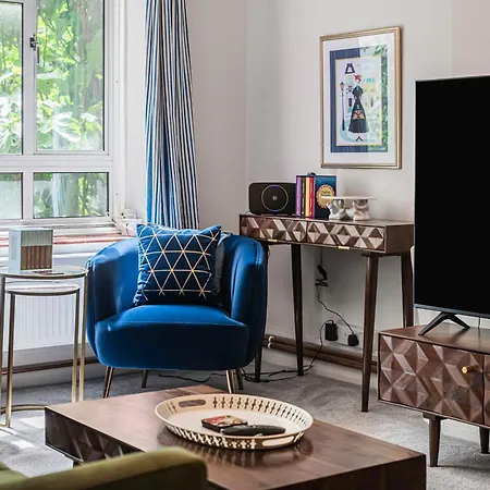 Pass The Keys - Modern Trendy Battersea Apartment